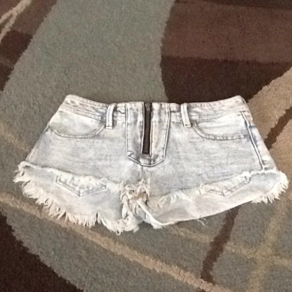 High rise Kendall and Kylie jean shorts